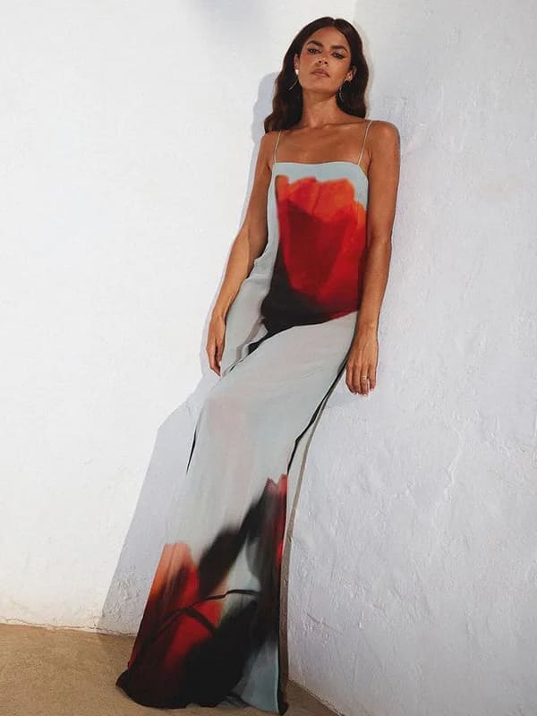 Gracefully Styled Dress for Any Occasion