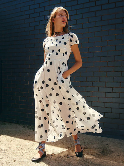 Sophisticated Dress with a Clean Classic Look