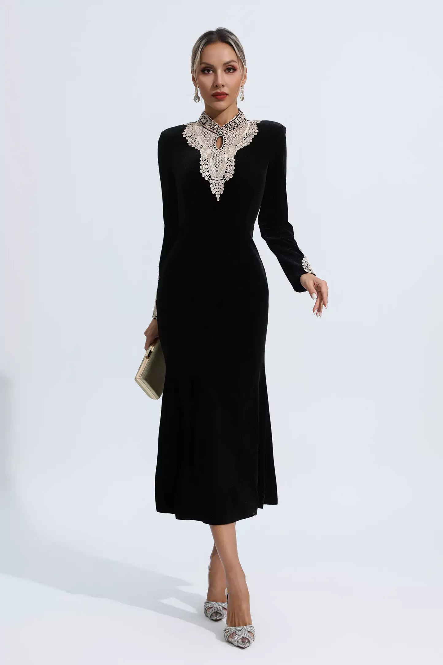 Gracefully Styled Dress for Any Occasion
