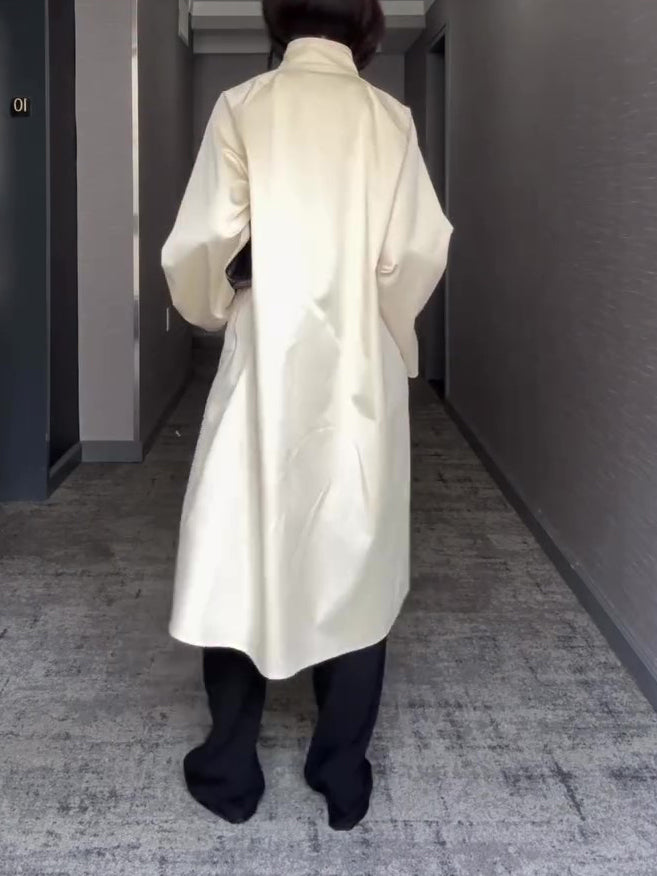 Well Tailored Coat with a Graceful Silhouette