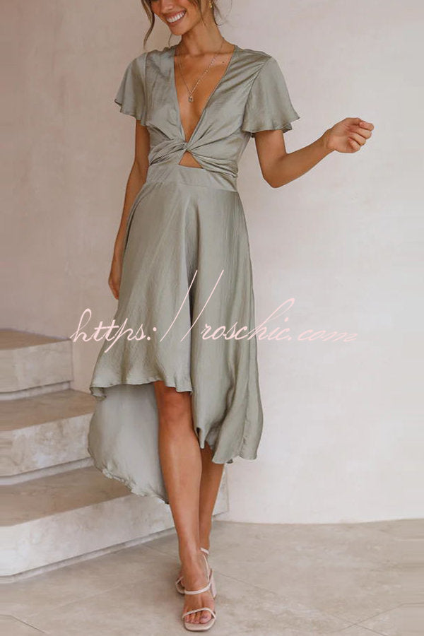 Beautifully Crafted Dress in a Classic Style
