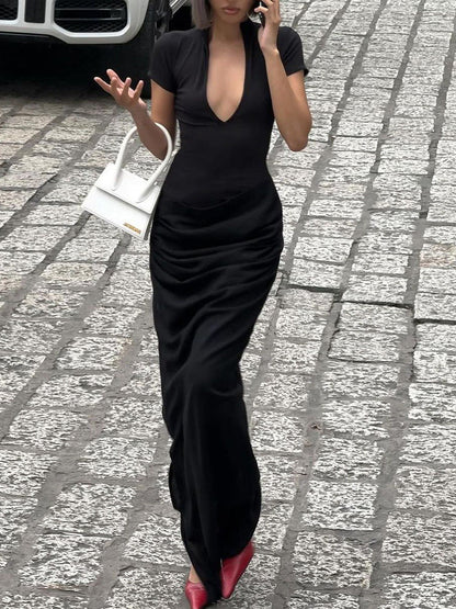 Beautifully Finished Dress in a Timeless Design