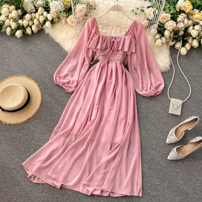 Beautifully Finished Dress in a Timeless Design