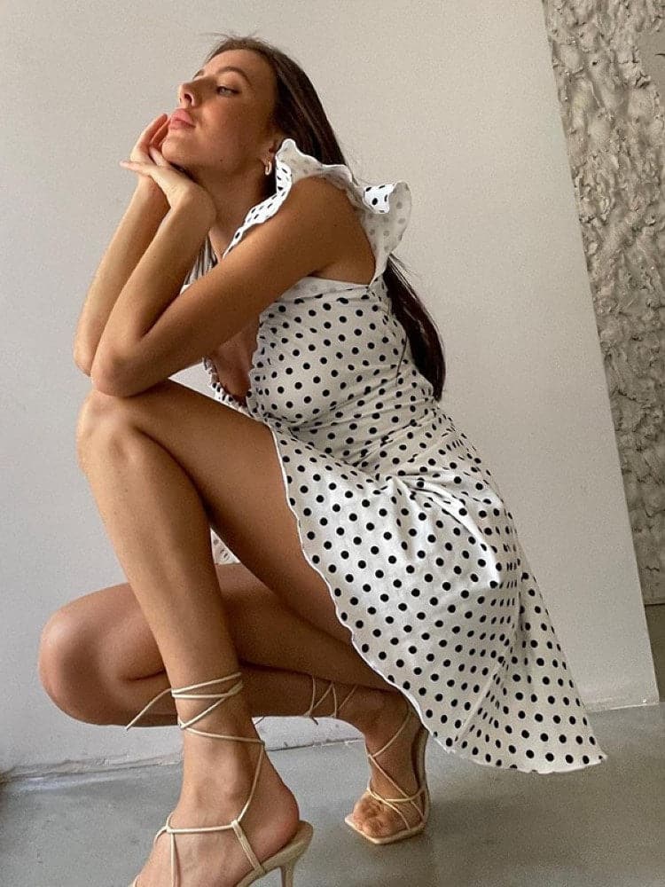 Classic Vintage Dress with a Flattering Fit