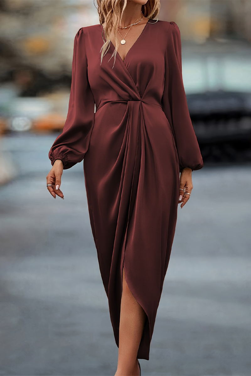 Well Tailored Dress with a Graceful Silhouette