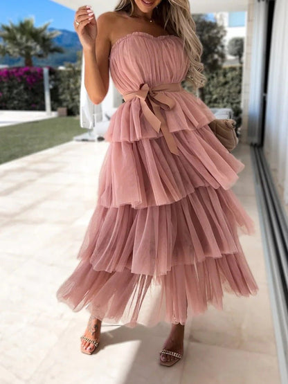Beautifully Finished Dress in a Timeless Design