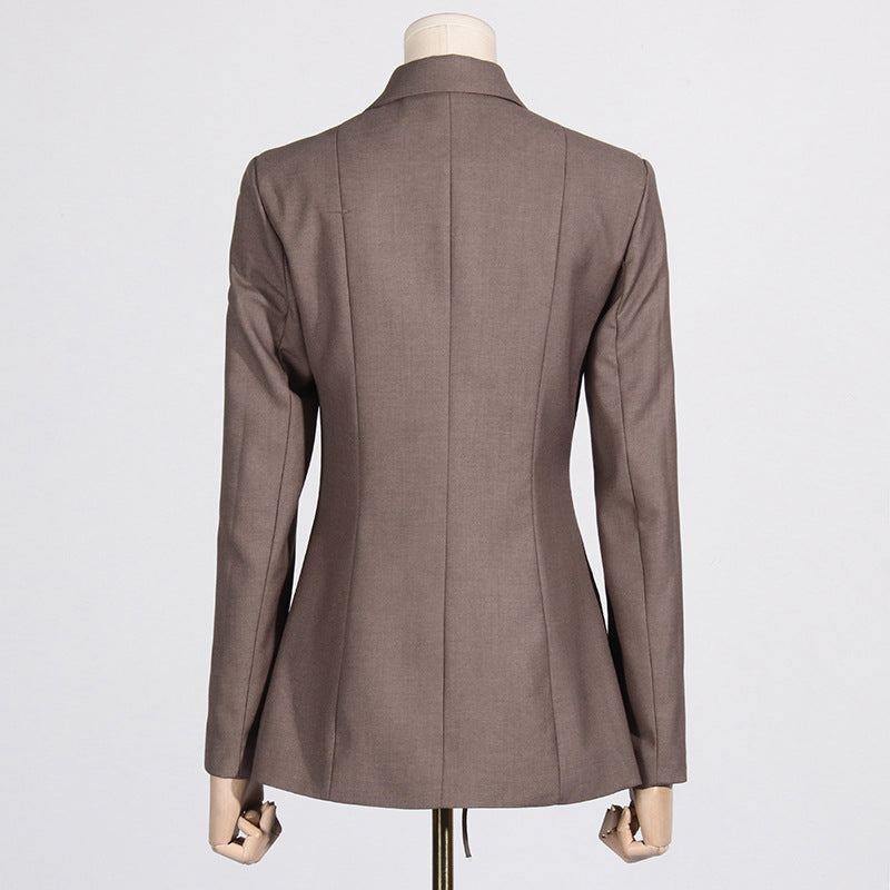 Well Tailored Garment with a Graceful Silhouette