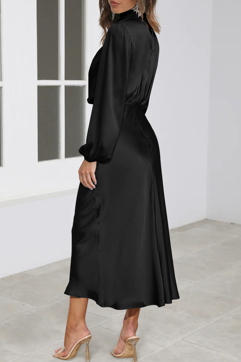 Beautifully Finished Dress in a Timeless Design