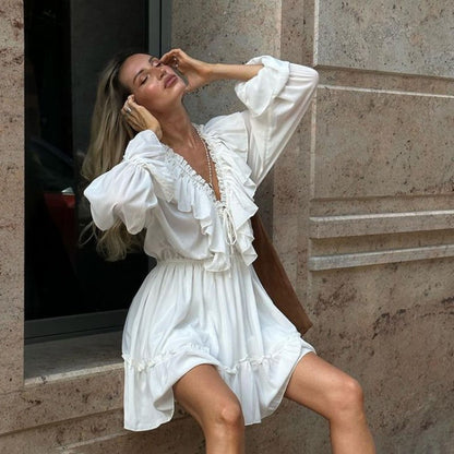 Effortlessly Elegant Dress with a Timeless Design