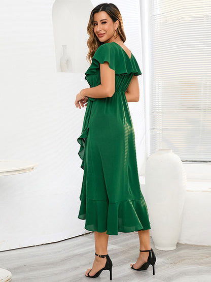 Well Tailored Dress with a Graceful Silhouette