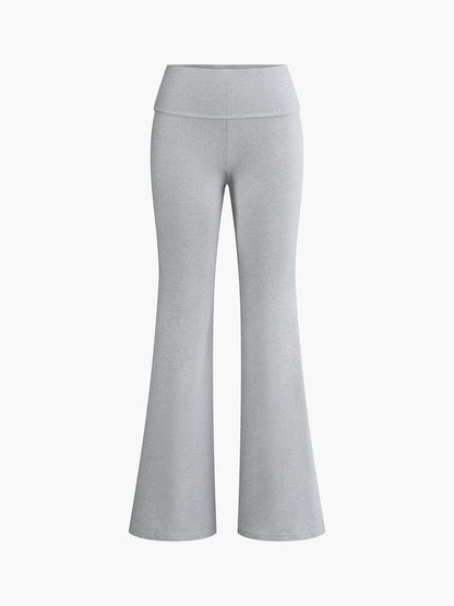 Effortlessly Elegant Pants with a Timeless Design