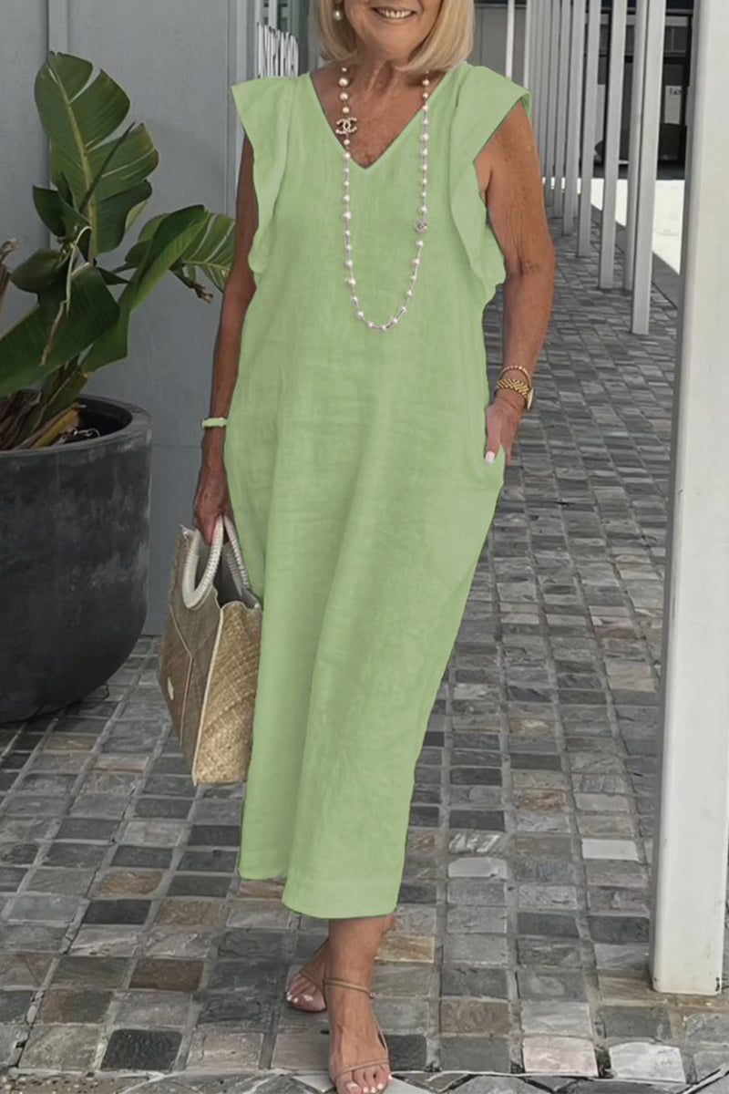 Beautifully Finished Dress in a Timeless Design