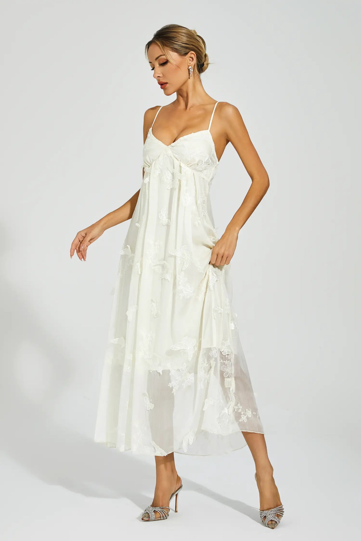 Gracefully Styled Dress for Any Occasion