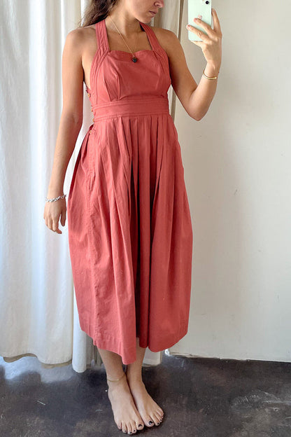 Classic Vintage Dress with a Flattering Fit
