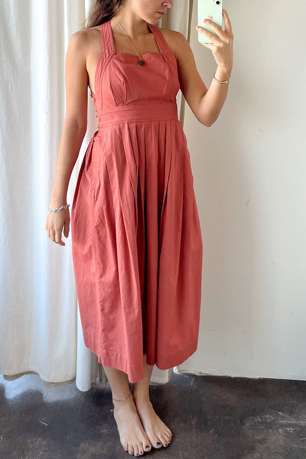 Classic Vintage Dress with a Flattering Fit