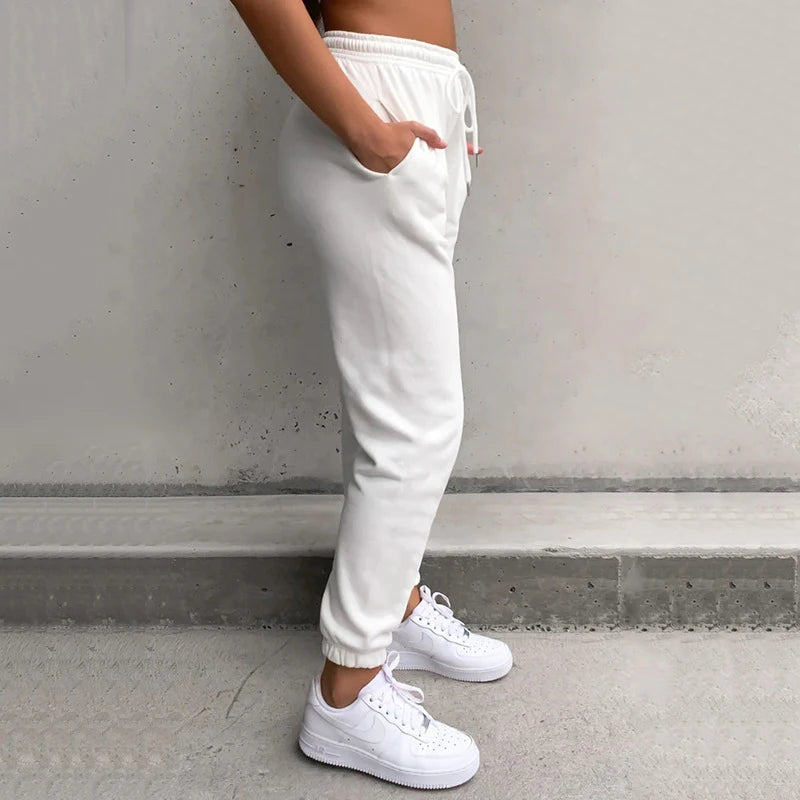 Well Tailored Trousers with a Graceful Silhouette