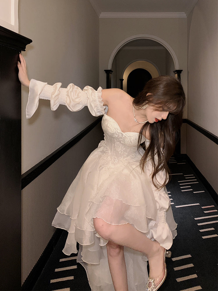 Beautifully Finished Dress in a Timeless Design