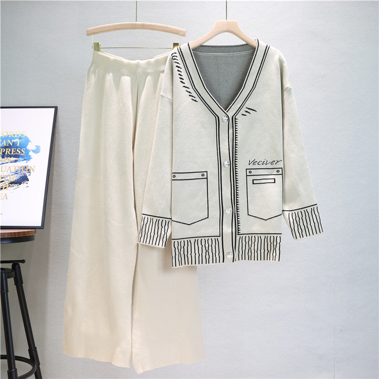 Effortlessly Elegant Garment with a Timeless Design