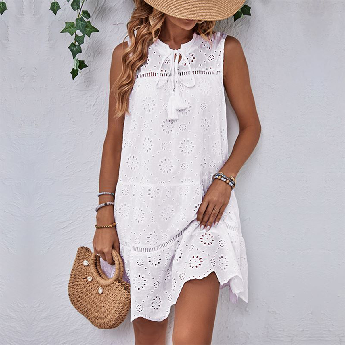 Effortlessly Elegant Dress with a Timeless Design