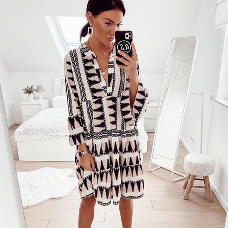 Classic Vintage Dress with a Flattering Fit