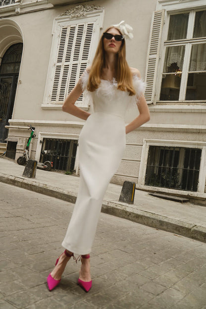 Well Tailored Dress with a Graceful Silhouette