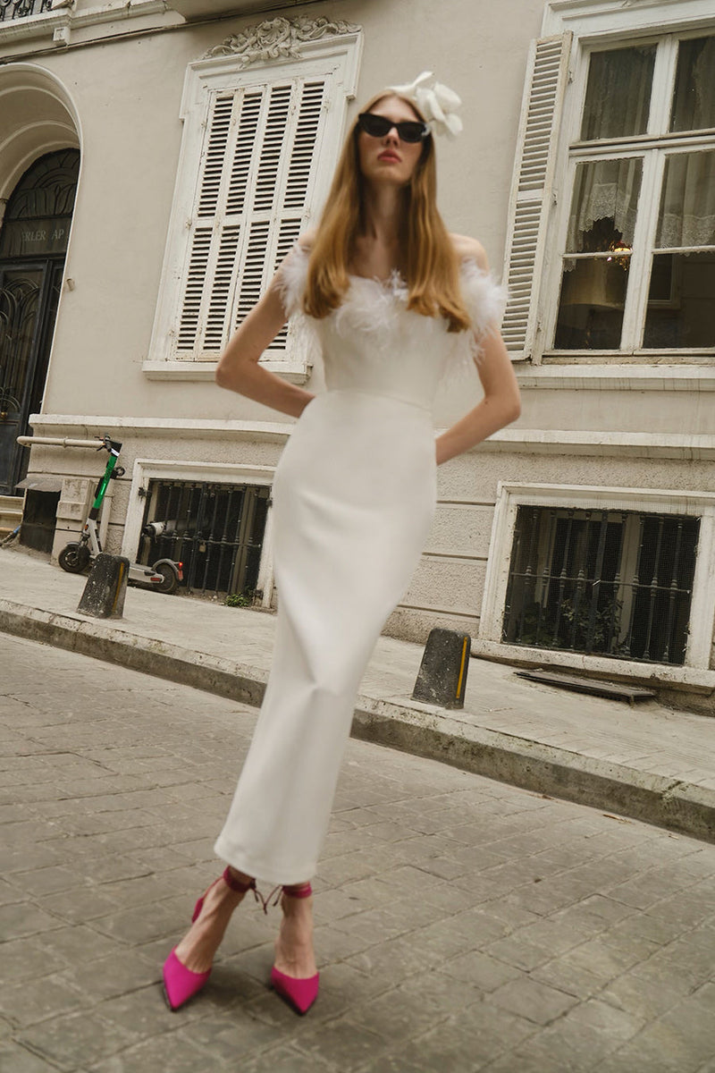 Well Tailored Dress with a Graceful Silhouette