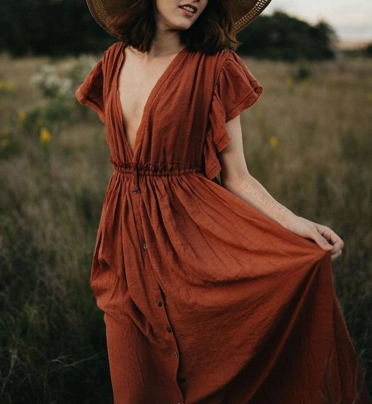 Gracefully Styled Dress for Any Occasion