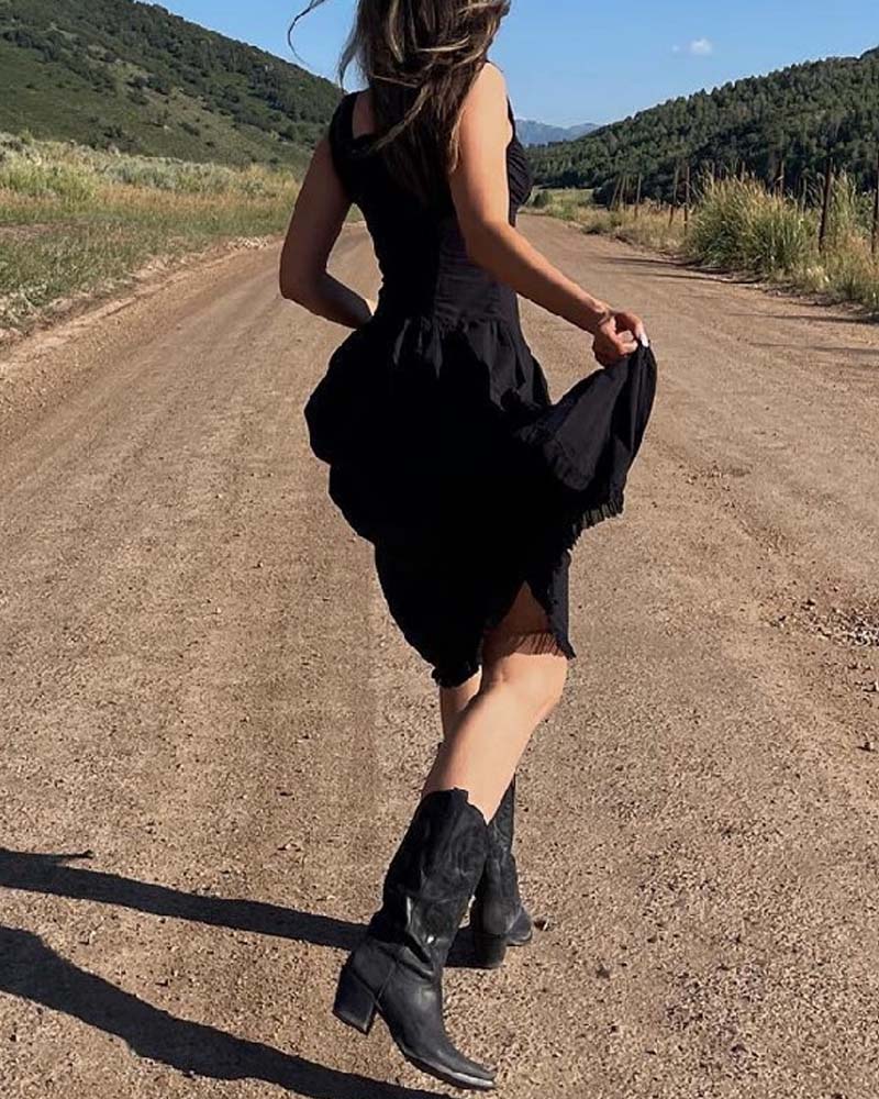 A Vintage Style Dress with Delicate Timeless Details
