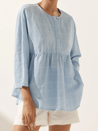 Well Tailored Top with a Graceful Silhouette