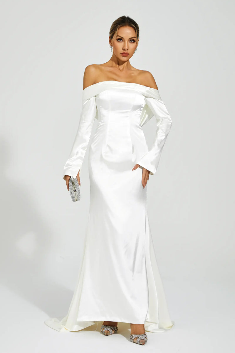 Beautifully Finished Dress in a Timeless Design