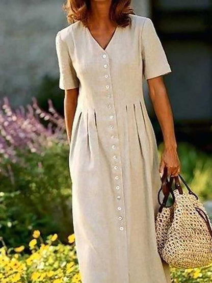 Beautifully Finished Dress in a Timeless Design