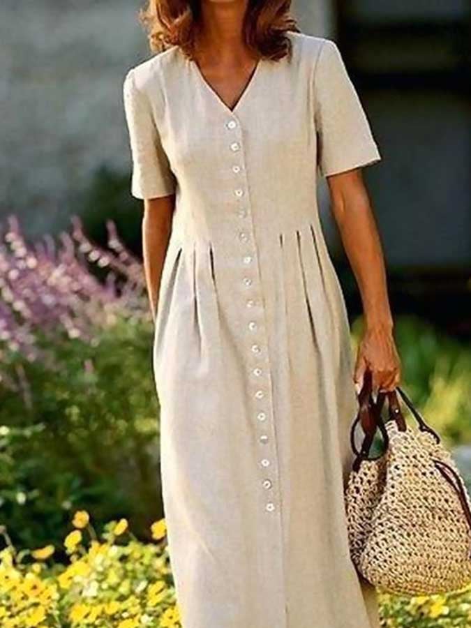 Beautifully Finished Dress in a Timeless Design