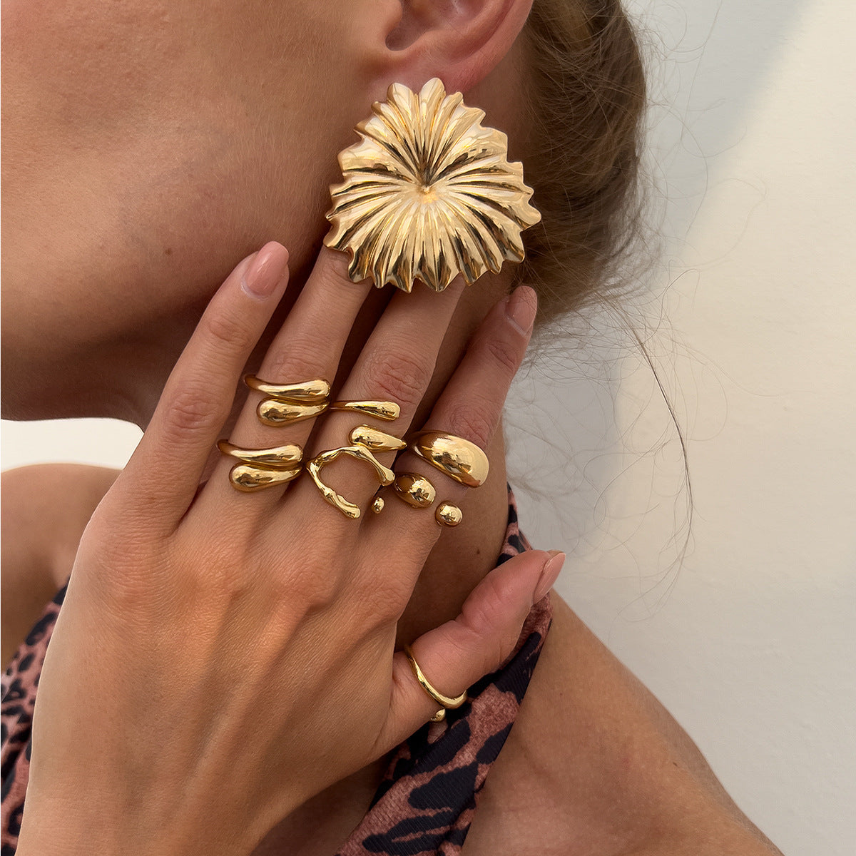 Charming Earring for Any Occasion