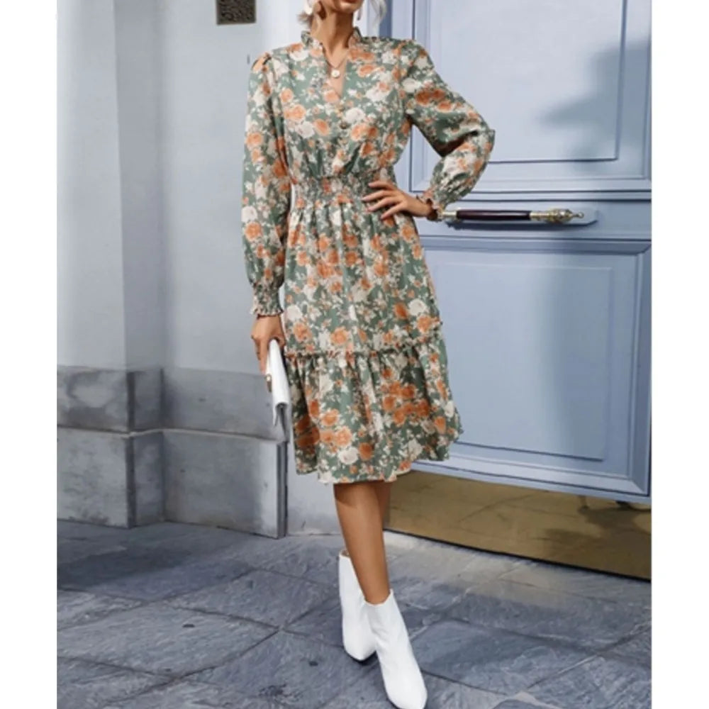 Well Tailored Dress with a Graceful Silhouette