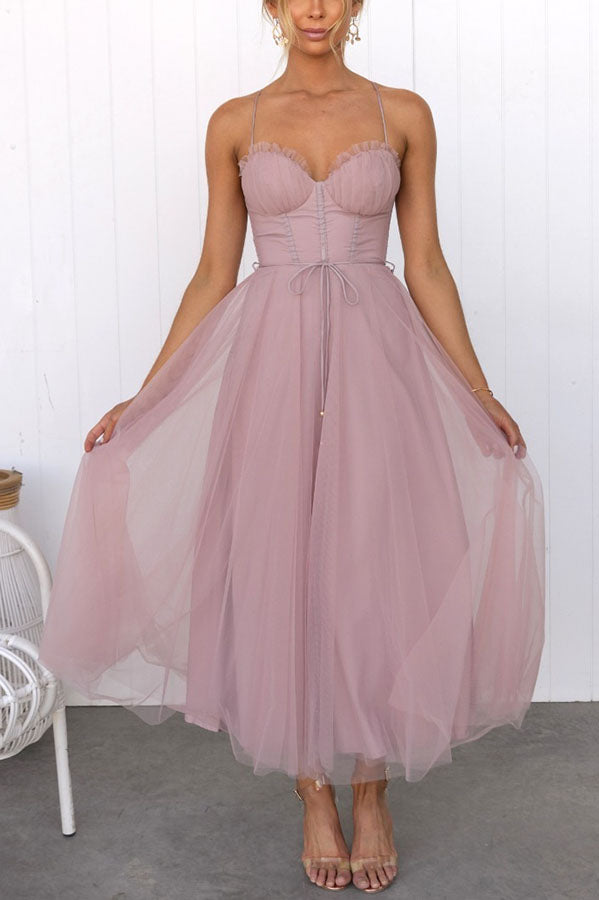 Effortlessly Elegant Dress with a Timeless Design