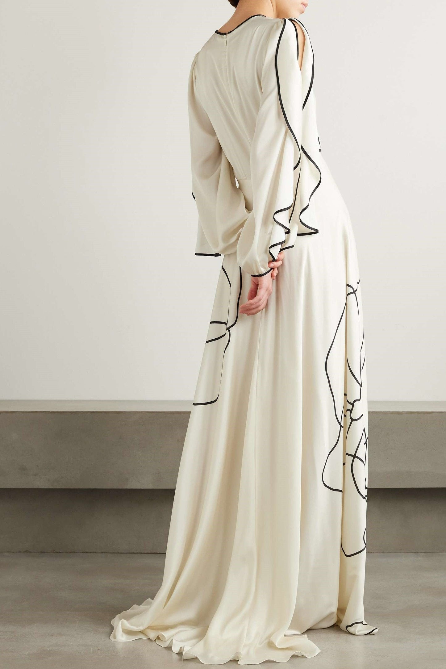 Beautifully Crafted Dress in a Classic Style