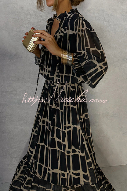Beautifully Finished Dress in a Timeless Design