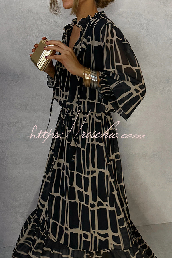 Beautifully Finished Dress in a Timeless Design