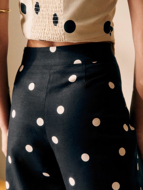 Sophisticated Pants with a Clean Classic Look