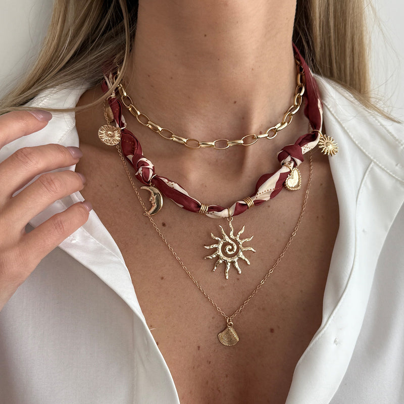 Stunning Necklace for Daily Wear