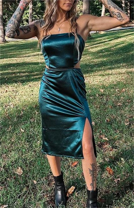 A Vintage Style Dress with Delicate Timeless Details