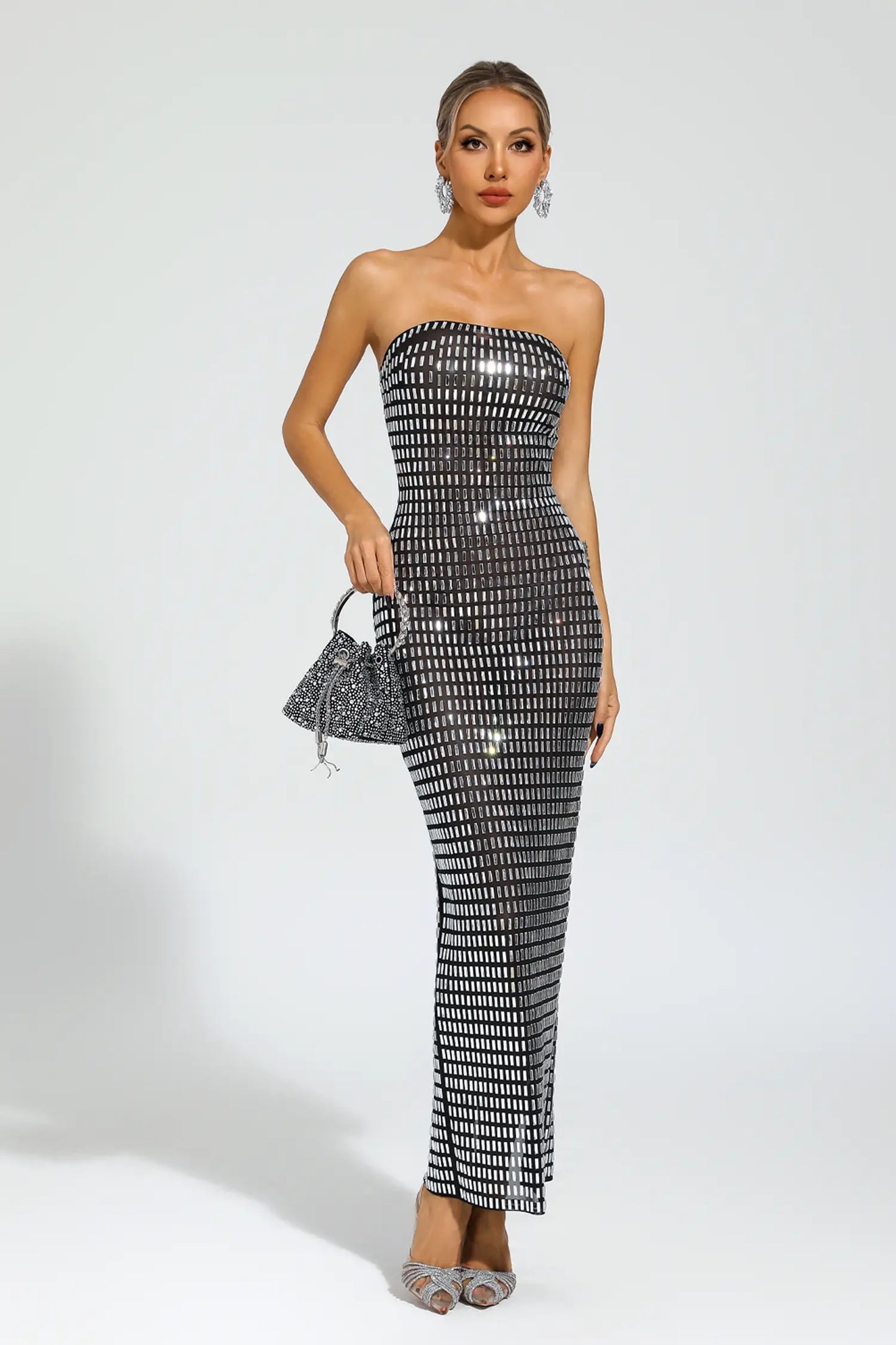 Gracefully Styled Dress for Any Occasion