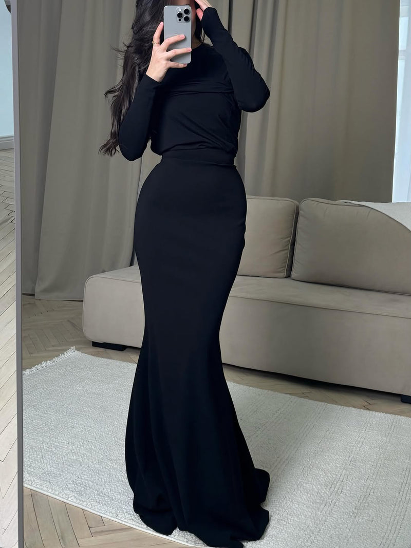 Well Tailored Top with a Graceful Silhouette