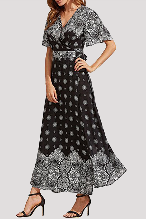 Gracefully Styled Dress for Any Occasion