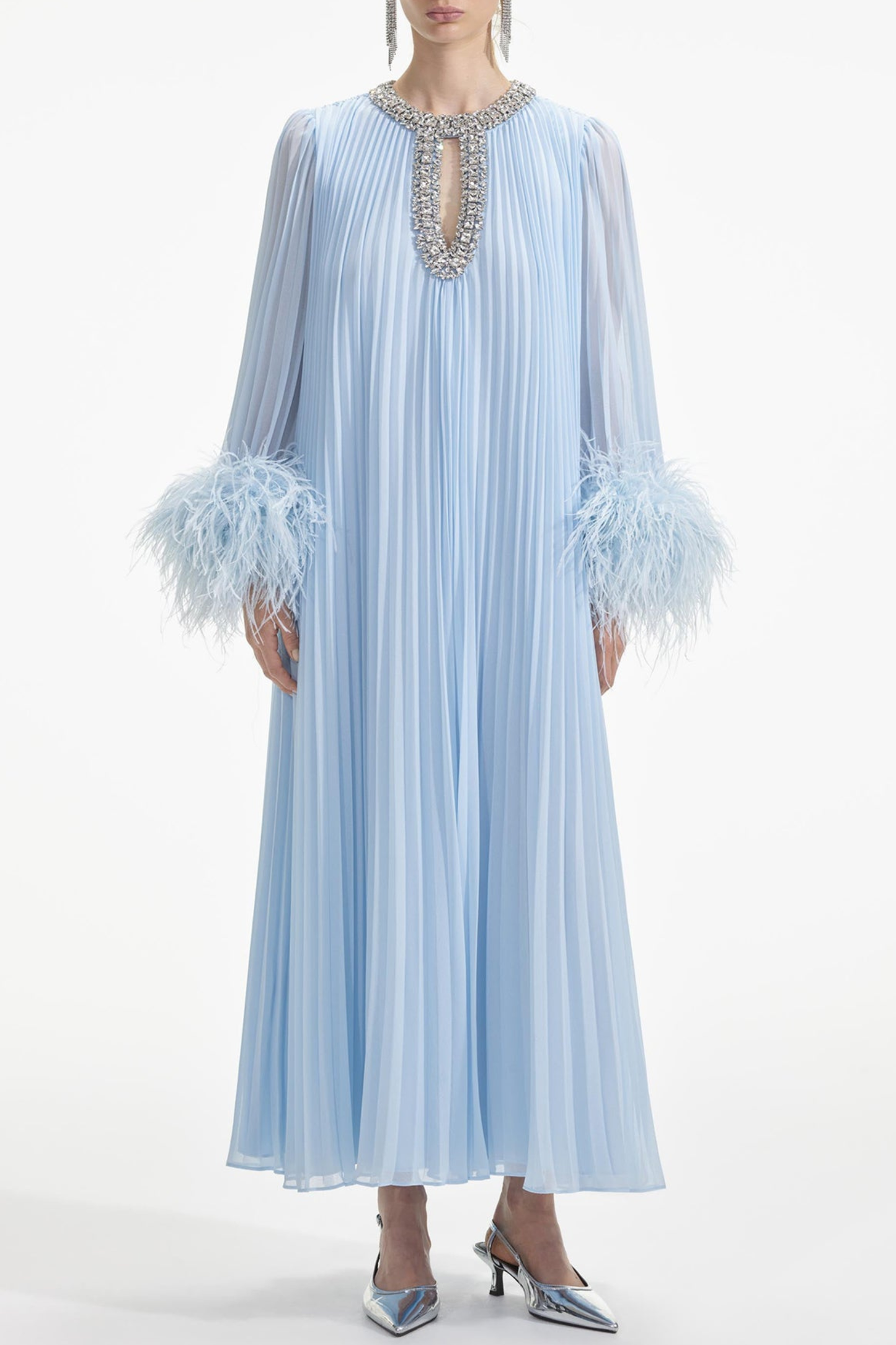 Beautifully Crafted Dress in a Classic Style