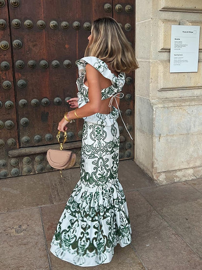 Gracefully Styled Dress for Any Occasion