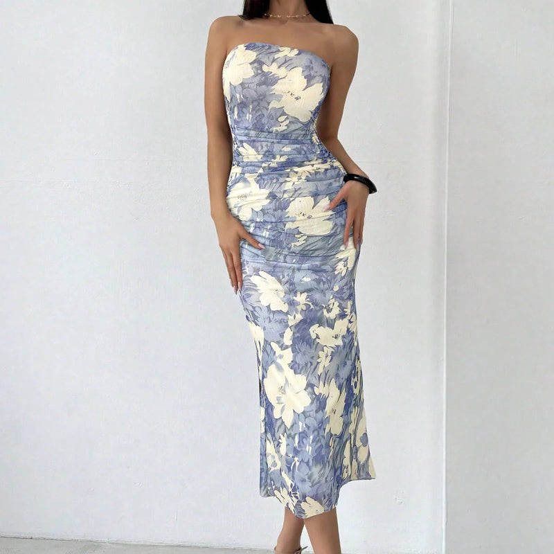 Beautifully Finished Dress in a Timeless Design