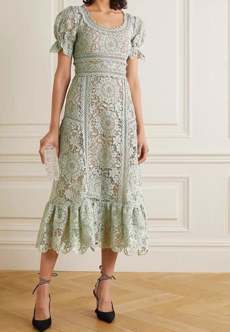 Gracefully Styled Dress for Any Occasion