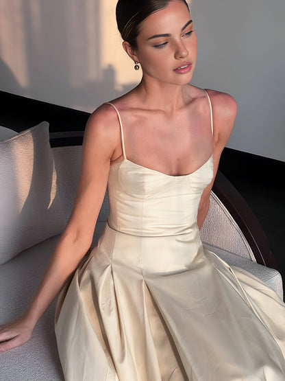 Beautifully Crafted Dress in a Classic Style