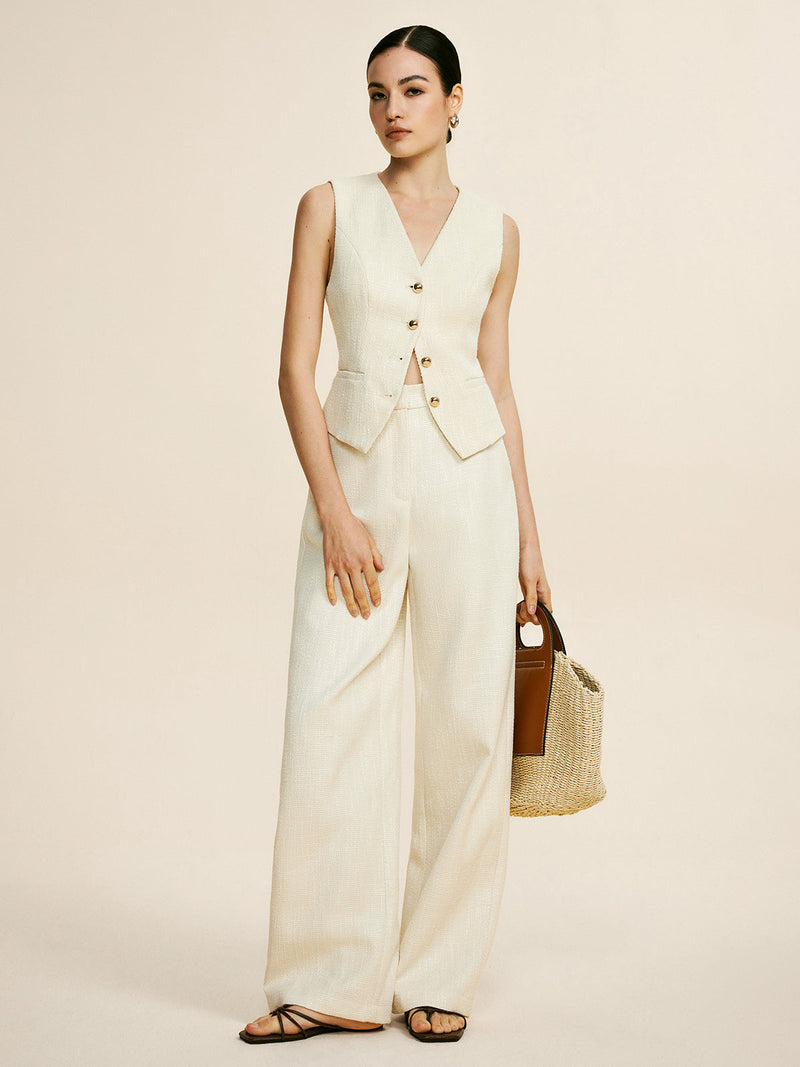 Effortlessly Elegant Pants with a Timeless Design